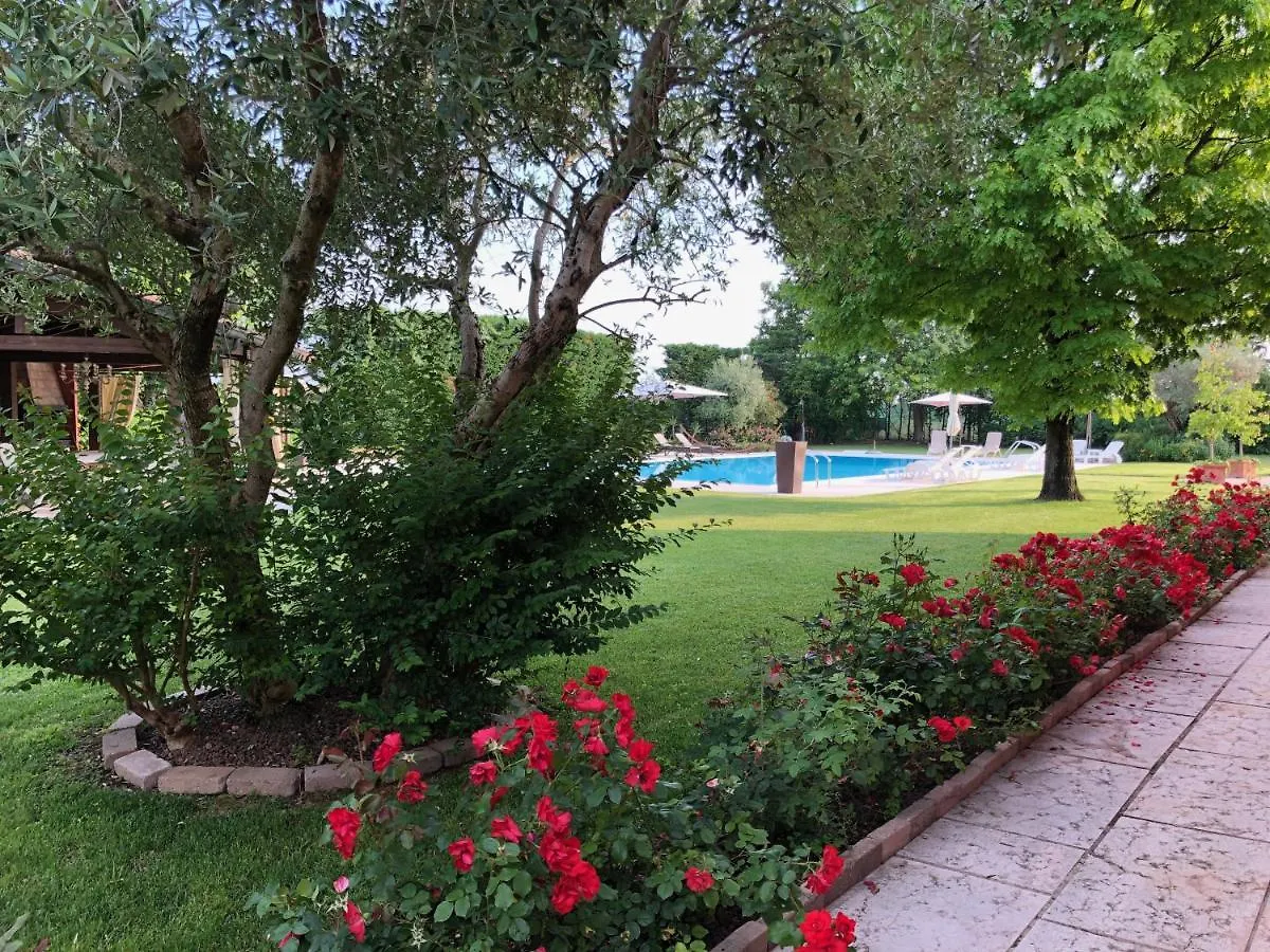 فندق مبيت وإفطار فاليجيو سول مينشيو Relais Corte Bercelli