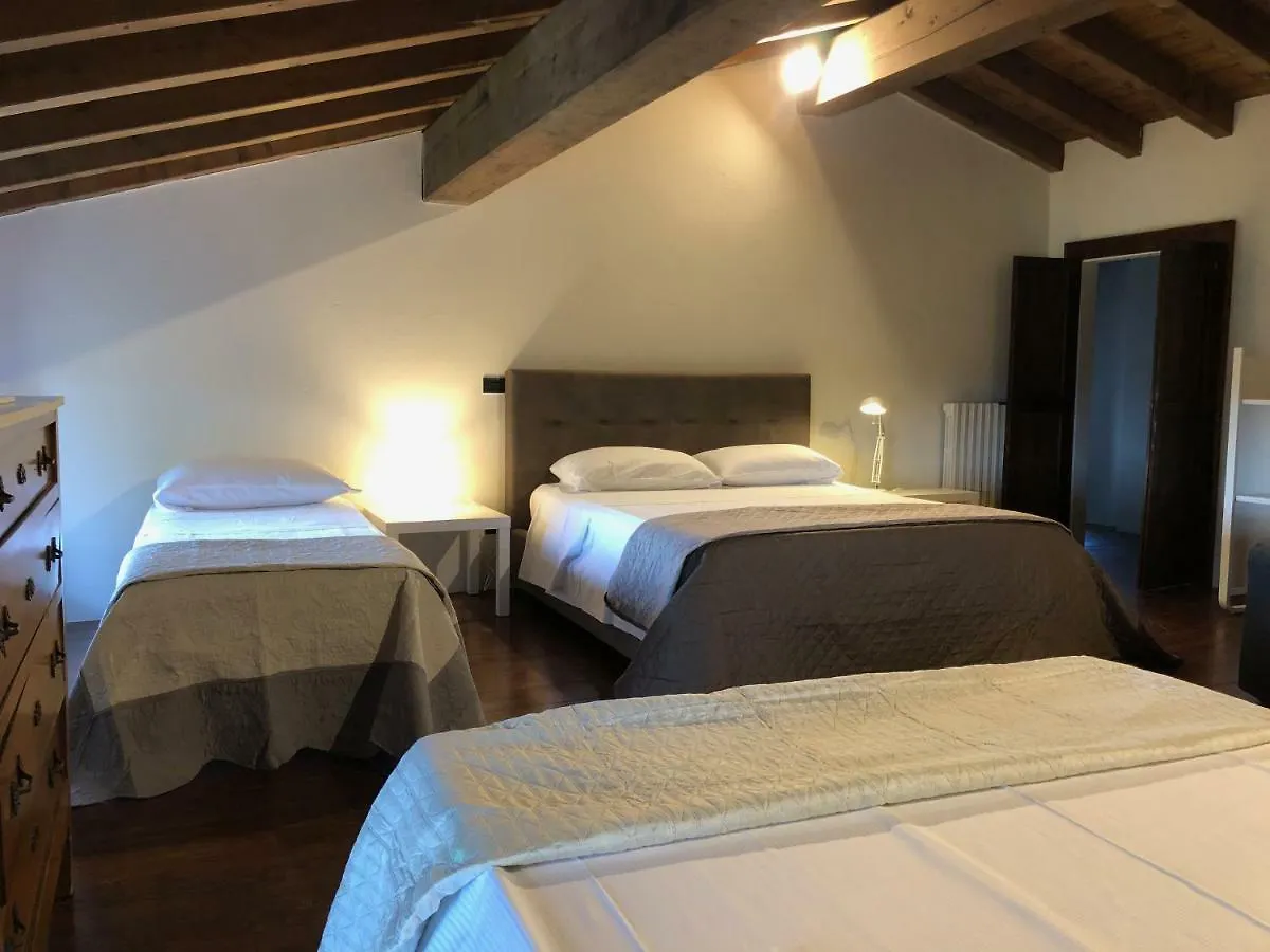 فندق مبيت وإفطار فاليجيو سول مينشيو Relais Corte Bercelli